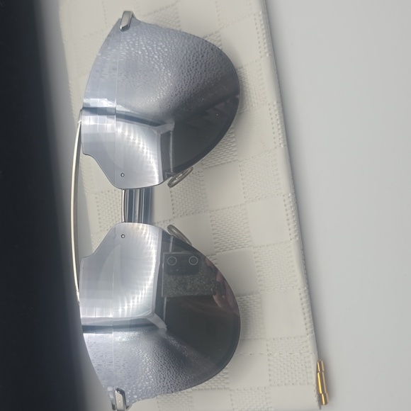 Christian Dior Mirrored Aviator Blue & Silver Women's Sunnies (NWOT)🩶💙🩶 - Picture 4 of 11